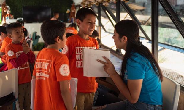 Những chiếc xe bus mang theo tri thức